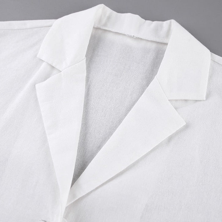 סט חולצה מכופרת ומכנסיים קצרים