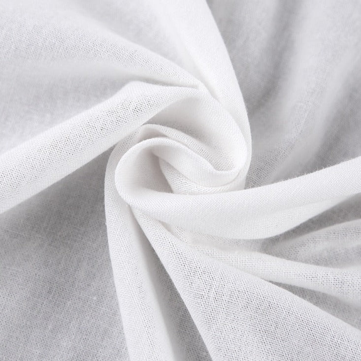 סט חולצה מכופרת ומכנסיים קצרים