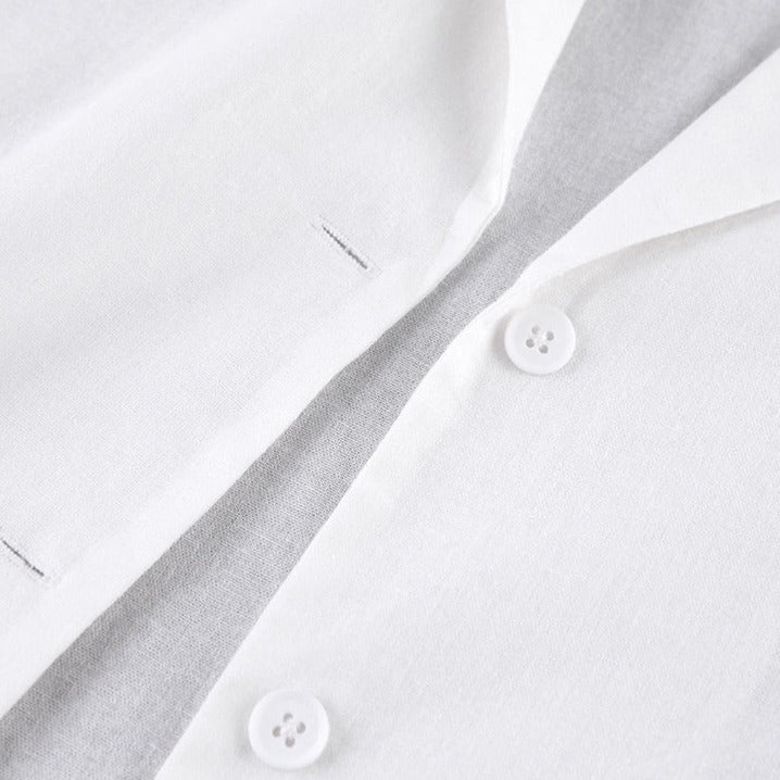 סט חולצה מכופרת ומכנסיים קצרים