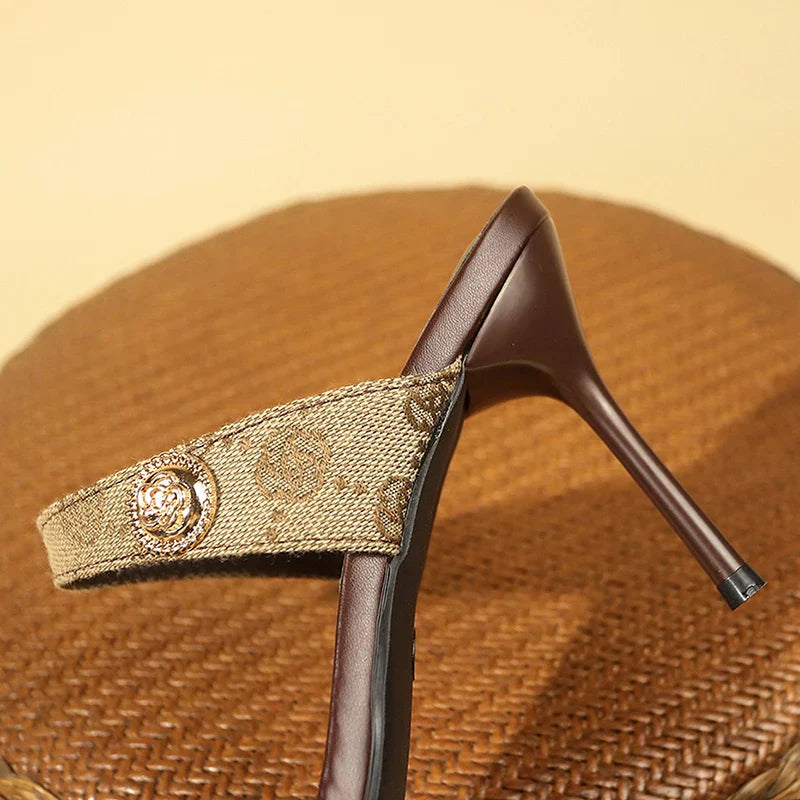 נעלי עקב אלגנטיות- אגם