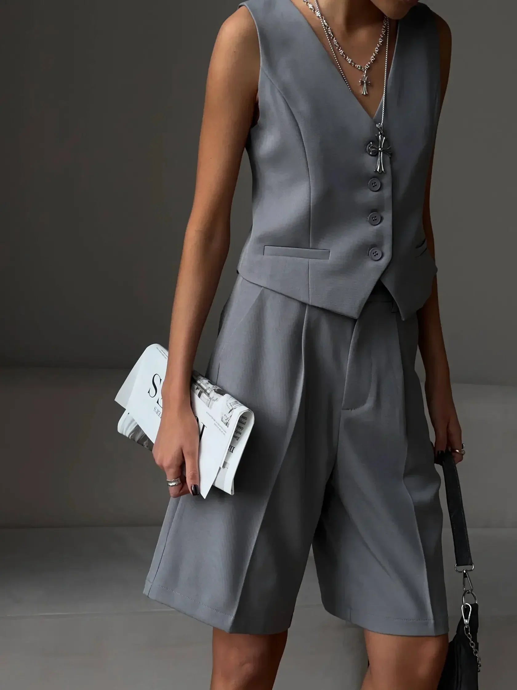 חליפת- אלה לי