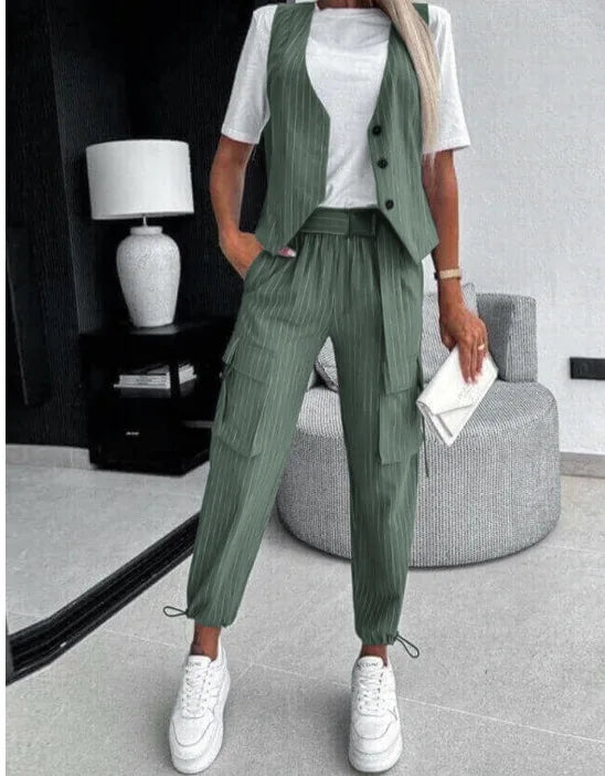 חליפת דגם- מעיין