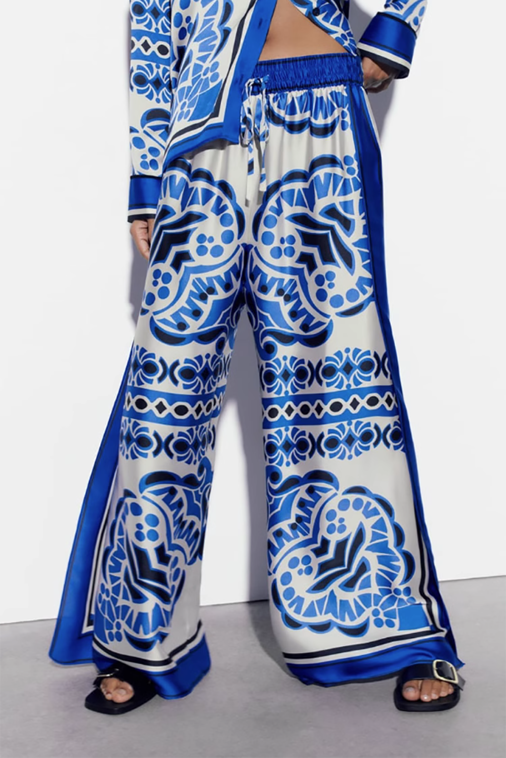 חליפה מכופתרת- דלי