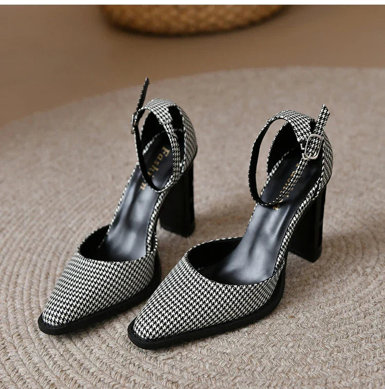 נעלי עקב- עמלין