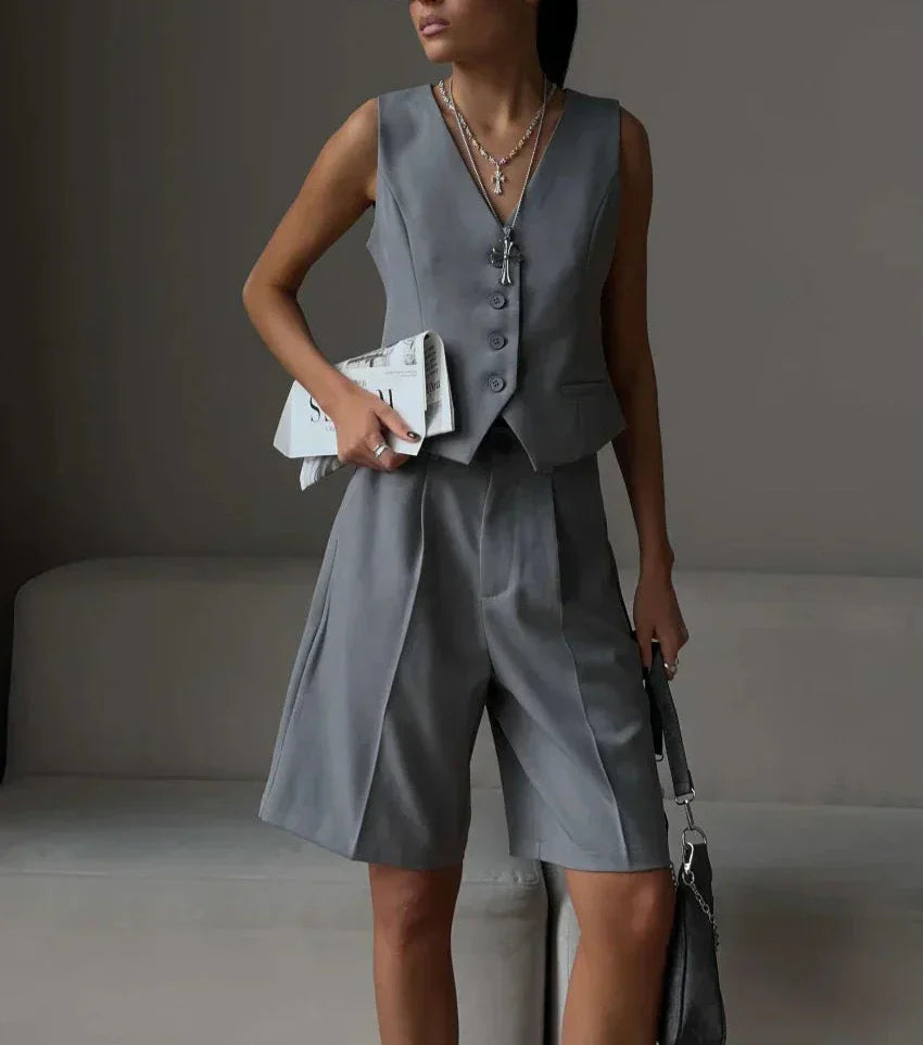 חליפת- אלה לי