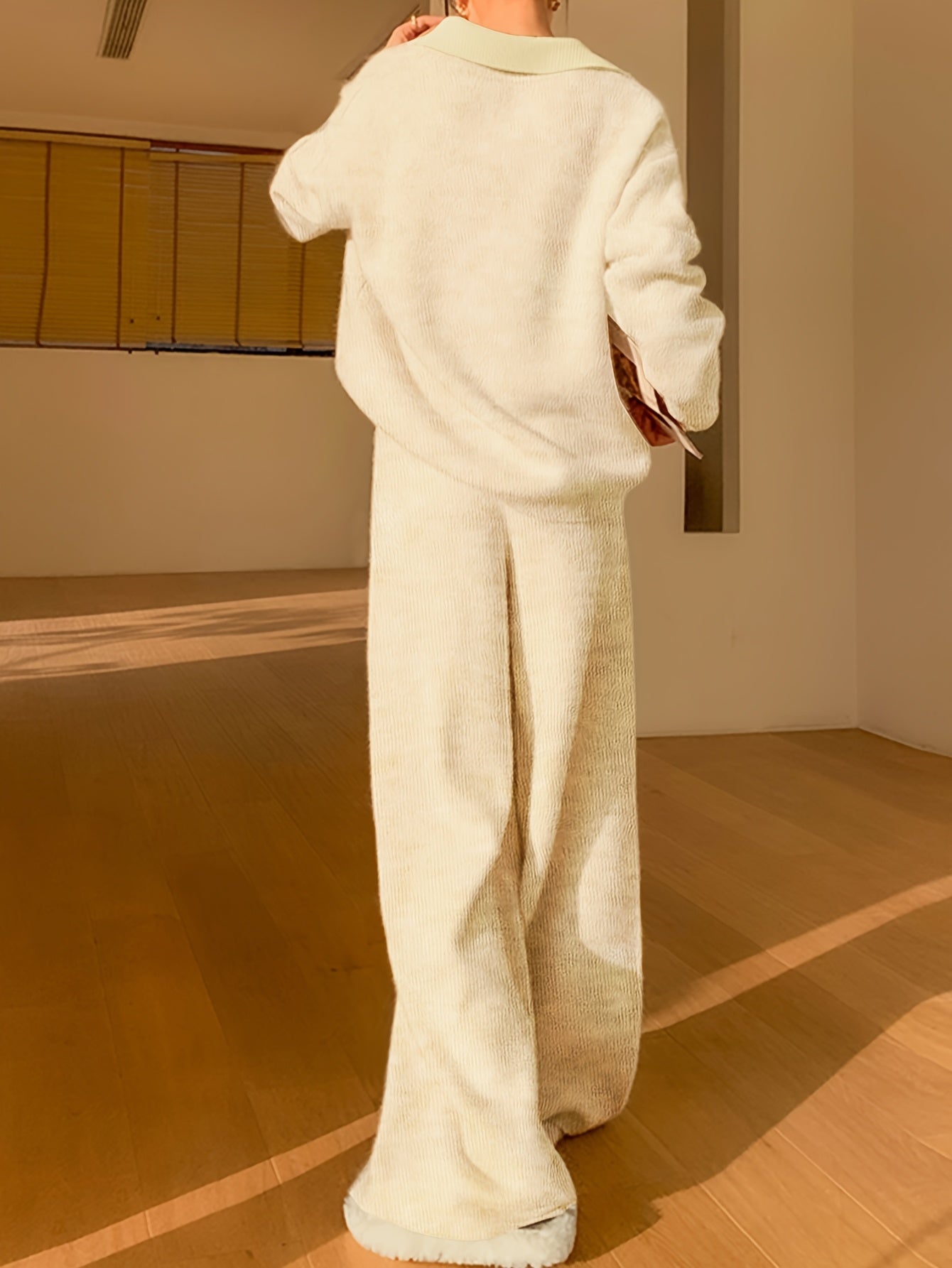 חליפת- אווה